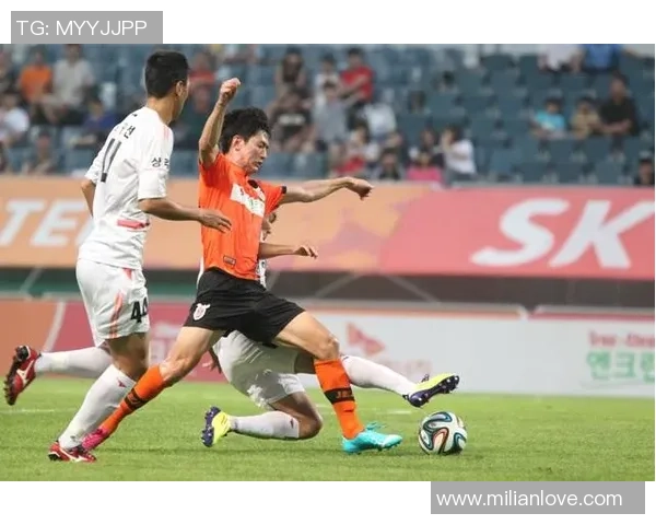 济州联队迎战庆南队争夺联赛关键三分的激烈对决